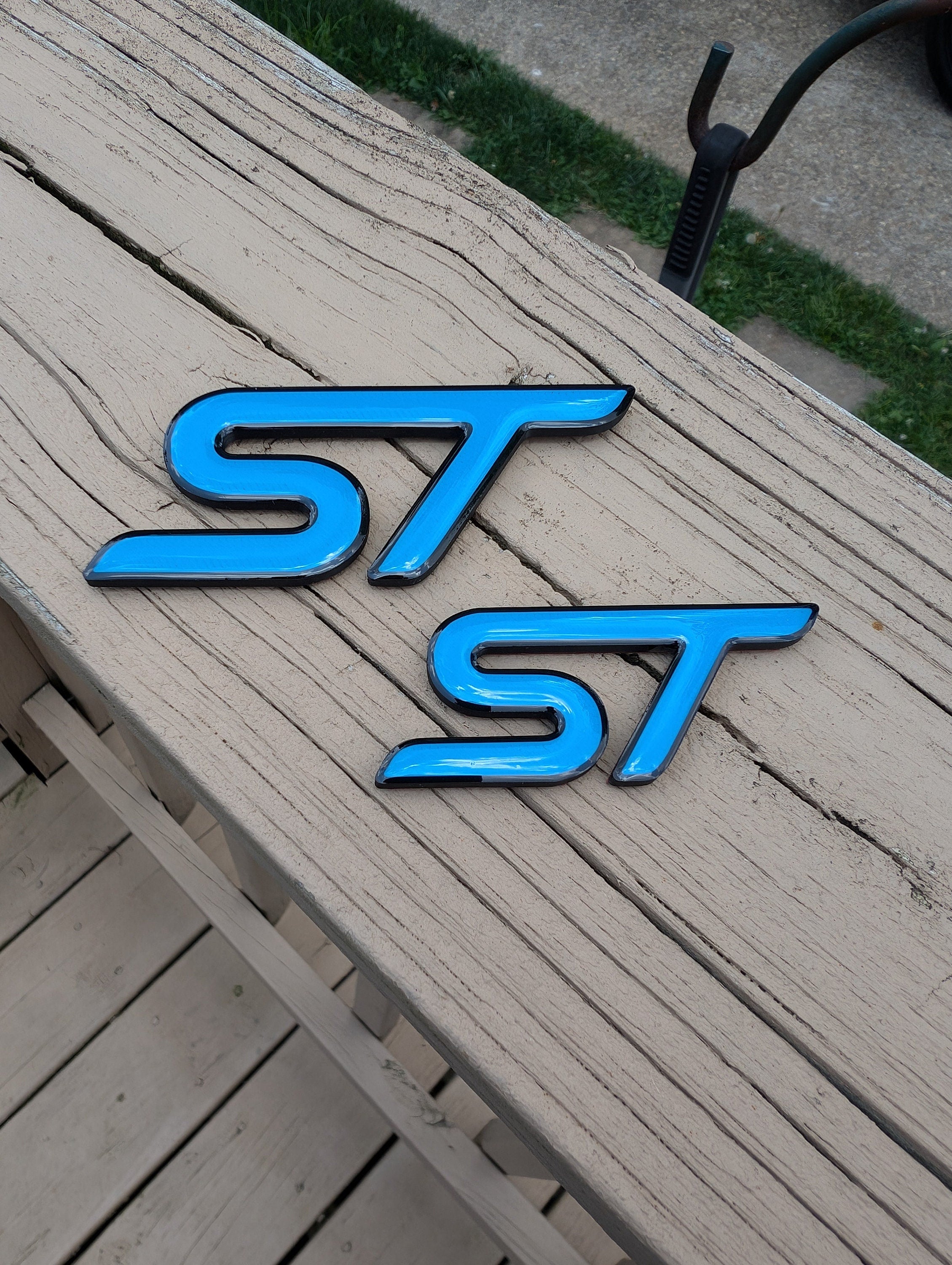 Focus Fiesta ST Emblems Custom (Pair)