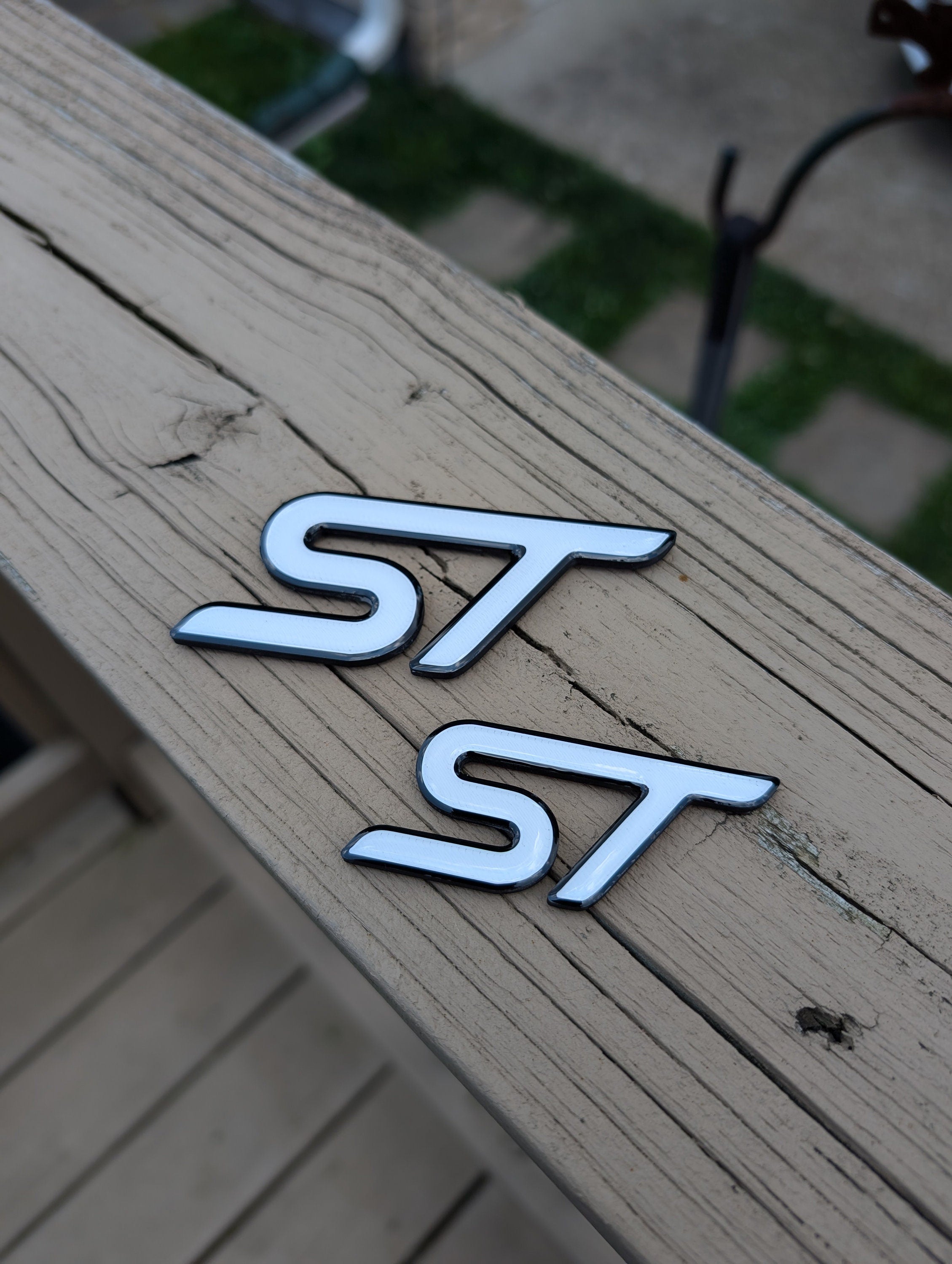 Focus Fiesta ST Emblems Custom (Pair)